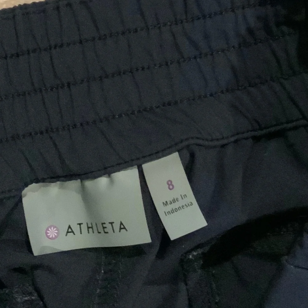 Athleta Blue 8 Lightweight High Rise Cargo pants Adventure Gym Active Sporty